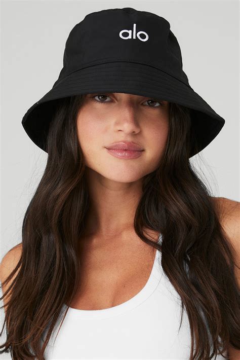 alo yoga black hat.